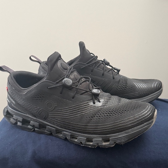On Running Men's Black Athletic Sneakers - Picture 1 of 4